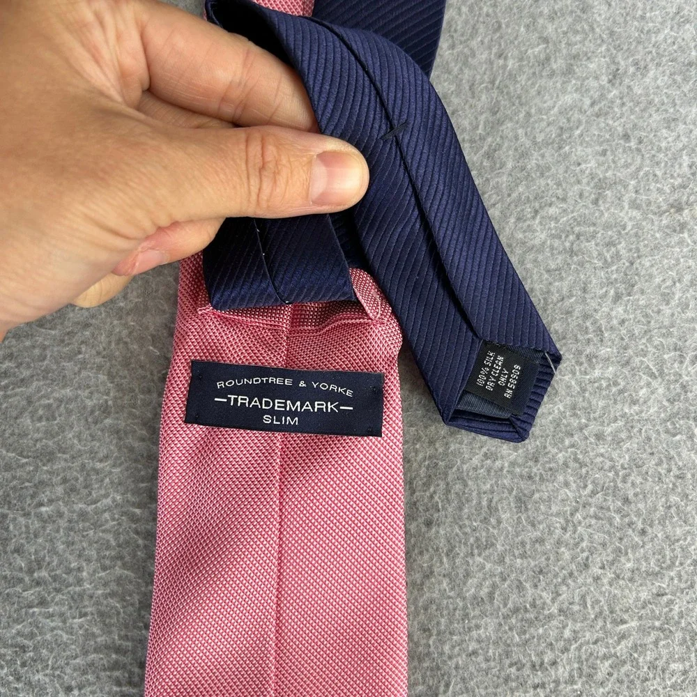 Roundtree & Yorke Slim Necktie Pink Navy Blue Colorblock Preppy Silk Mens Tie